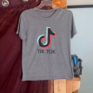 Tiktok shirt😁